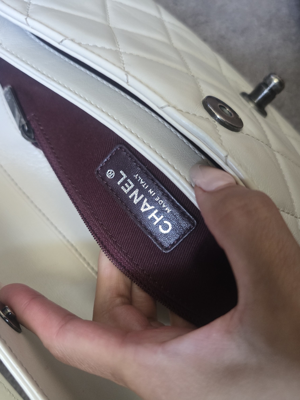 CHANEL Glazed Calfskin Medium Perfect Edge Flap White with RHW - Picture 8 of 14